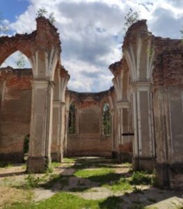 Ruiny kościoła wJałówce​